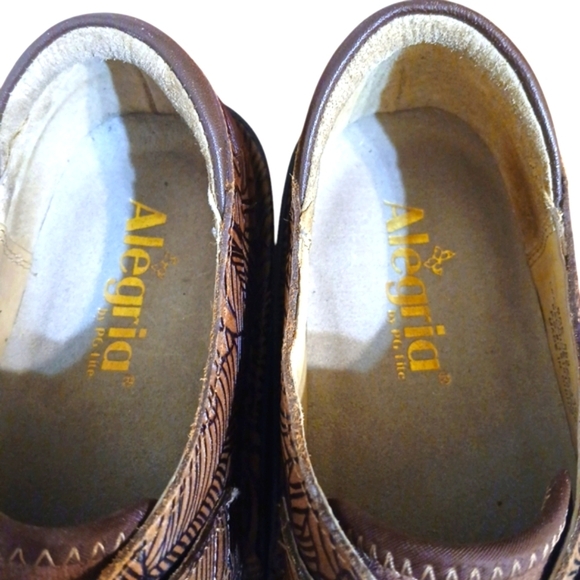 Alegria Engraved Brown Suede Mule Clogs Women's size 6 - Picture 9 of 13